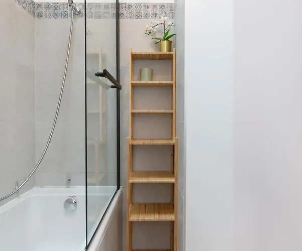 Le Favori De Montesquieu Apartamento *